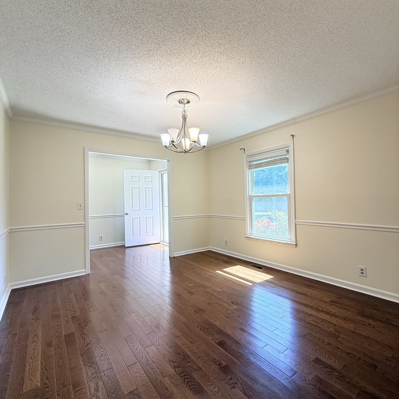 2318 Riverstone Dr, Murfreesboro, TN 37128