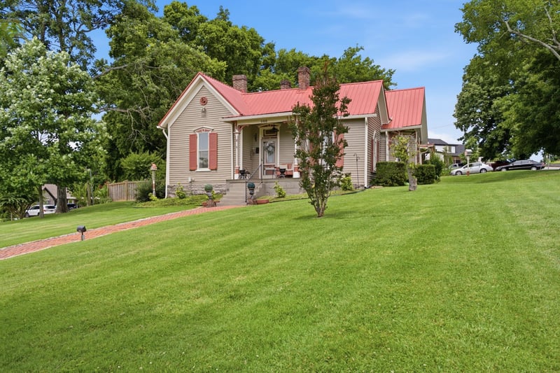 800 W 7th St, Columbia, TN 38401