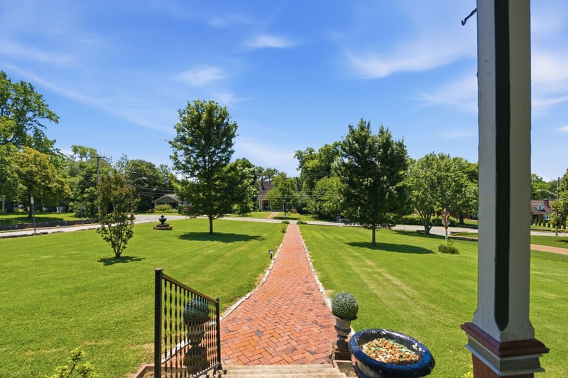 800 W 7th St, Columbia, TN 38401