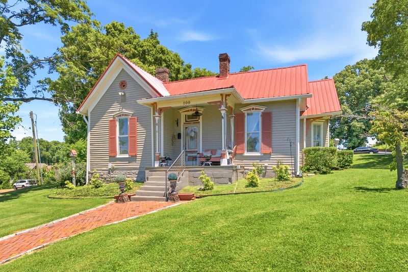 800 W 7th St, Columbia, TN 38401