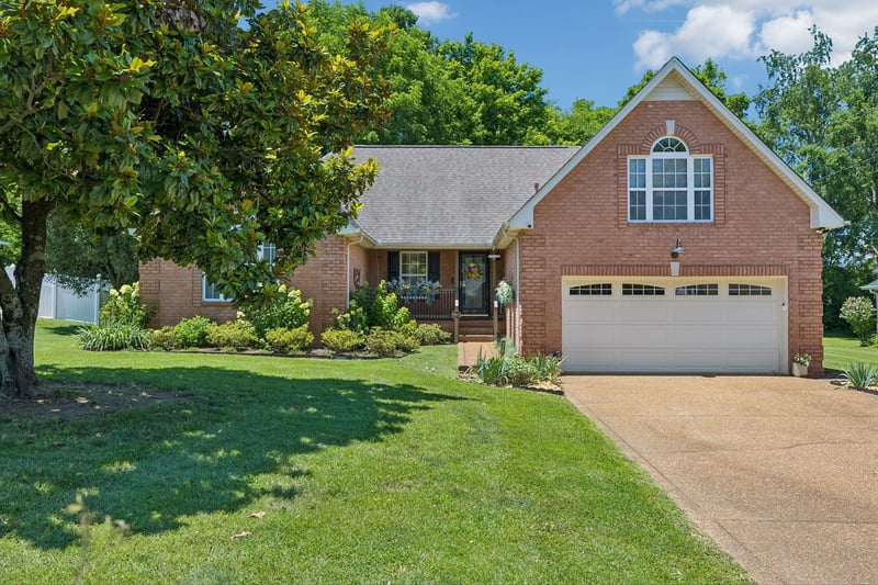124 W Braxton Ln, Hendersonville, TN 37075