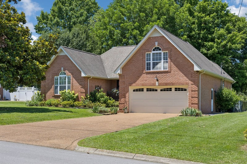 124 W Braxton Ln, Hendersonville, TN 37075
