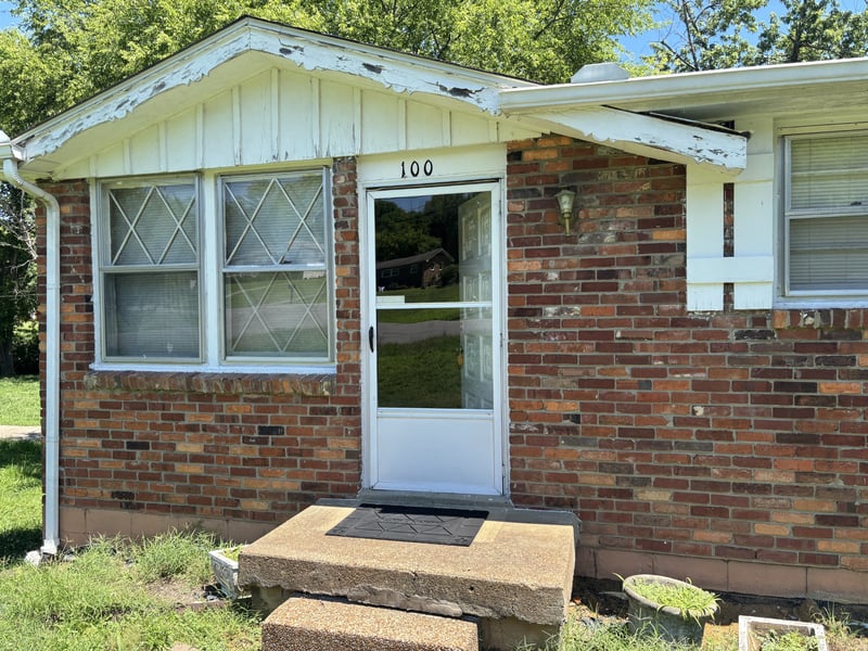 100 Curtiswood Dr, Hendersonville, TN 37075