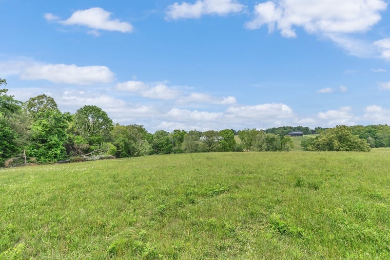 1528 Fairfield Rd, Westmoreland, TN 37186