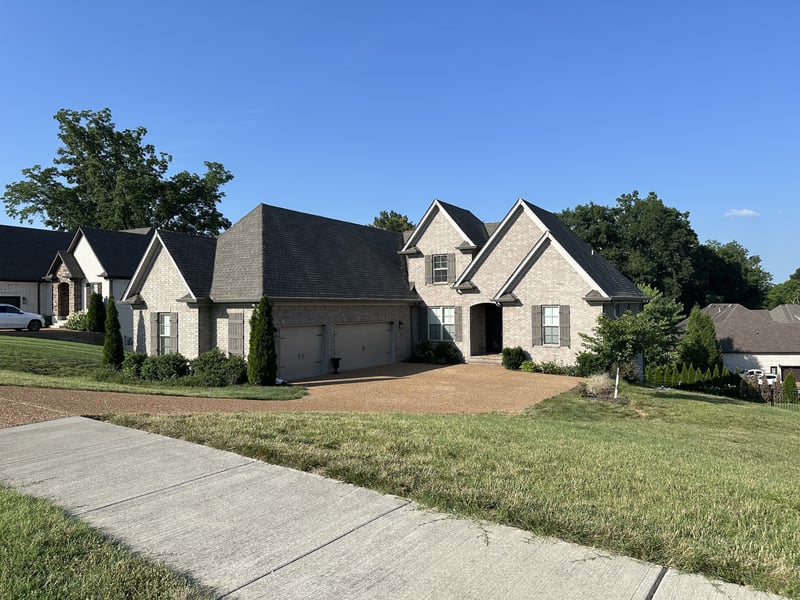 1110 Luxborough Dr, Hendersonville, TN 37075