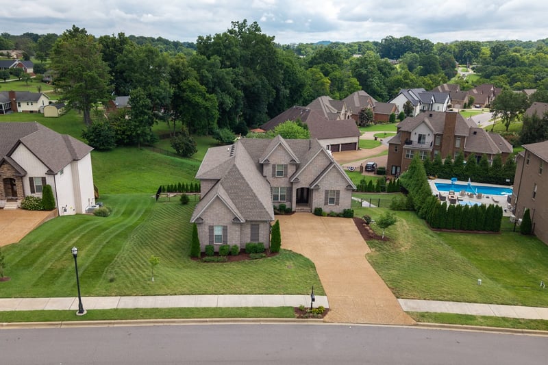 1110 Luxborough Dr, Hendersonville, TN 37075