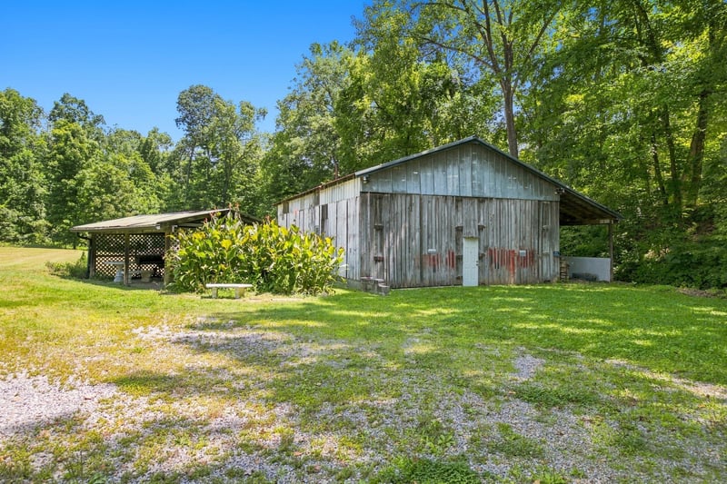 205 N Browns Ln, Portland, TN 37148