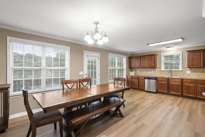 160 Lena Loop, Burns, TN 37029
