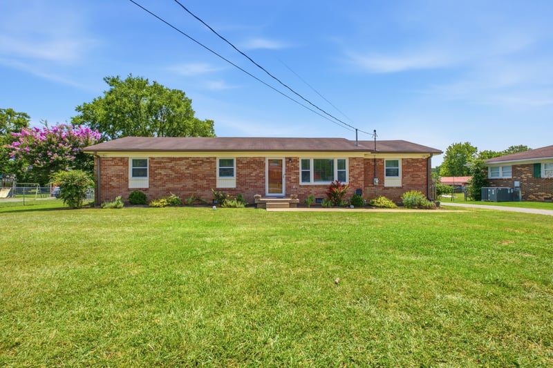 424 Sam Houston Dr, Lebanon, TN 37087