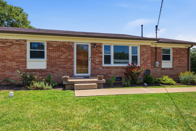 424 Sam Houston Dr, Lebanon, TN 37087