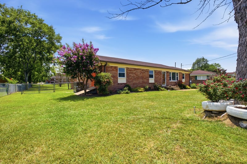 424 Sam Houston Dr, Lebanon, TN 37087