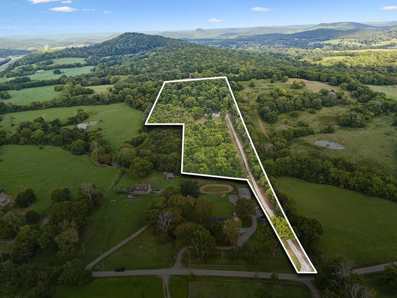 21 Vantrease Rd, Brush Creek, TN 38547