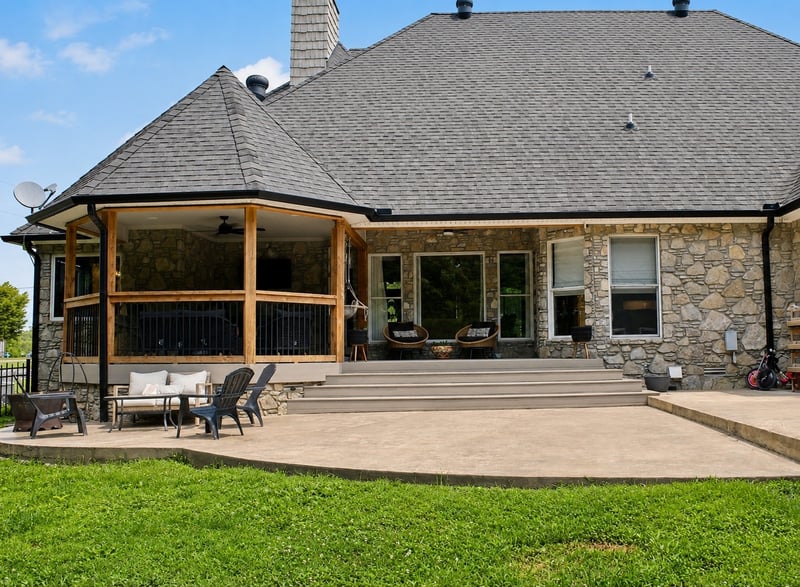 124 Poplar Dr, Brush Creek, TN 38547