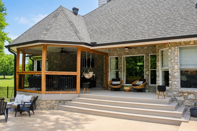 124 Poplar Dr, Brush Creek, TN 38547