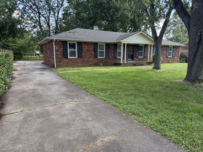 1423 Avon Rd, Murfreesboro, TN 37129