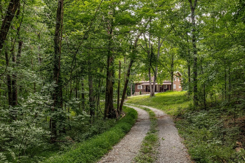 2076 Martins Chapel Church Rd, Springfield, TN 37172