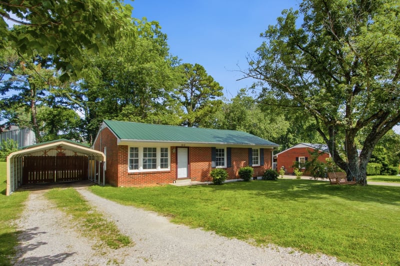 1919 Lynnwood Dr, Columbia, TN 38401