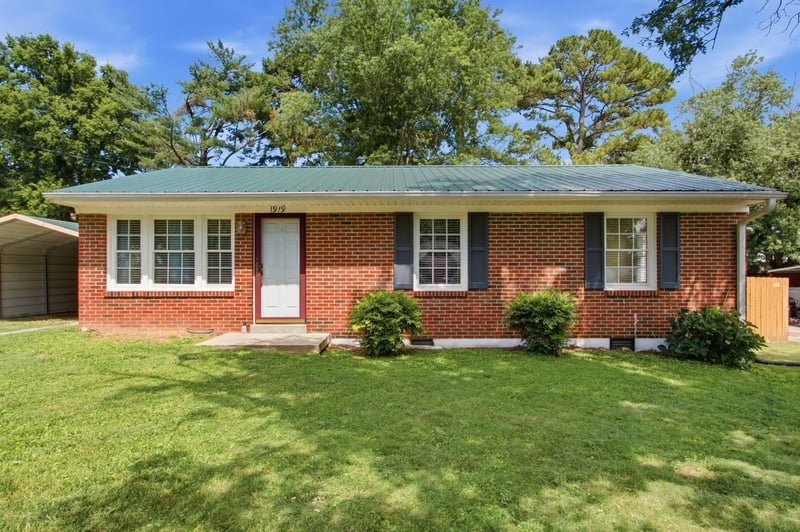 1919 Lynnwood Dr, Columbia, TN 38401