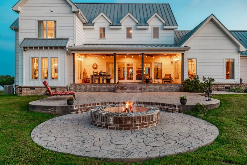 1151 Rogana Rd, Bethpage, TN 37022