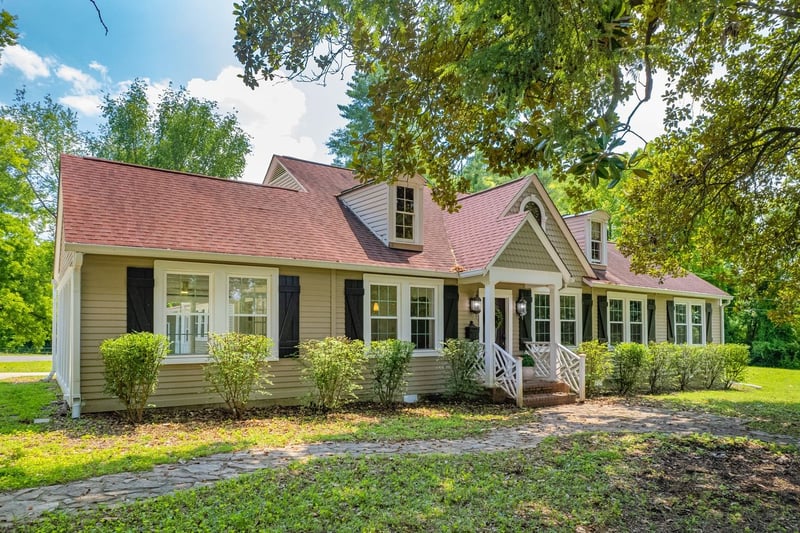 1989 Hampshire Pike, Columbia, TN 38401