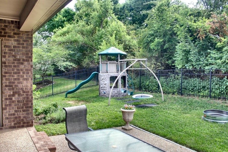 119 Stark Knob Rd, Hendersonville, TN 37075