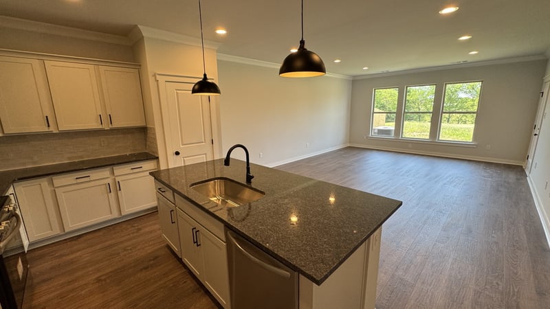 510 W Foxrun, Springfield, TN 37172