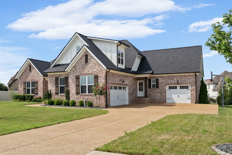 731 Farmington Dr, Lebanon, TN 37087
