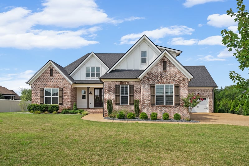 731 Farmington Dr, Lebanon, TN 37087