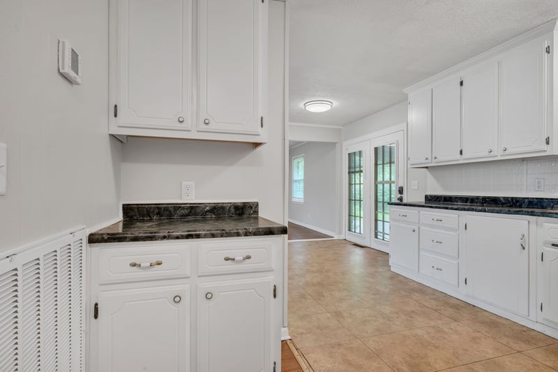 100 Kennel Rd, Dickson, TN 37055