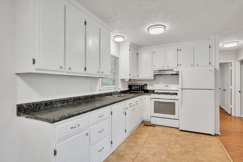 100 Kennel Rd, Dickson, TN 37055