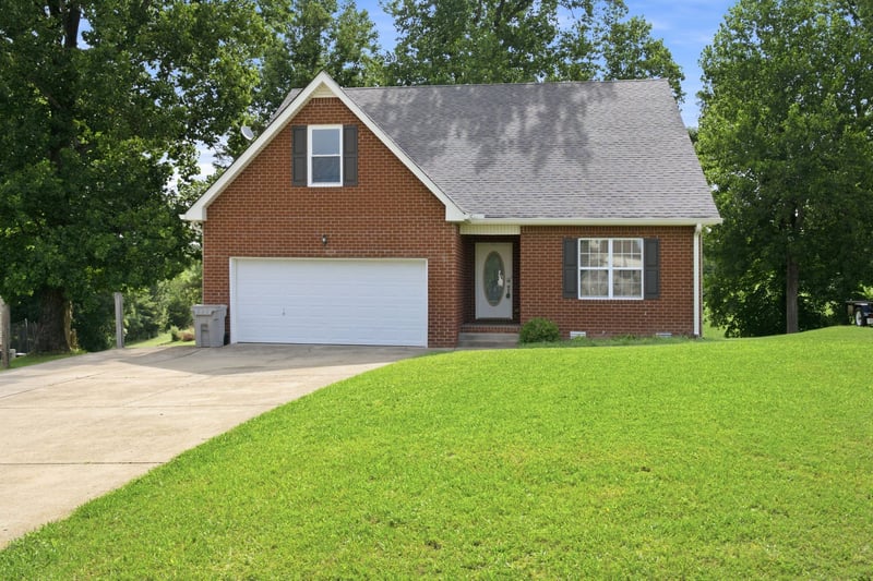 1208 Jason Cir, Ashland City, TN 37015