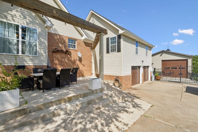 1010 Jensen Ln, Hendersonville, TN 37075