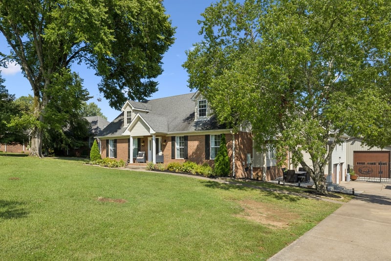 1010 Jensen Ln, Hendersonville, TN 37075