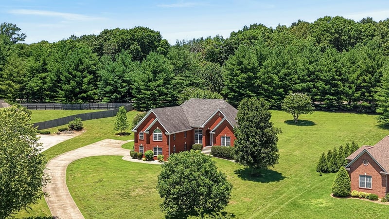 2011 Bryans Park Ct, Springfield, TN 37172