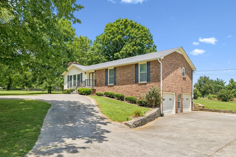 2272 Osburn Rd, Arrington, TN 37014