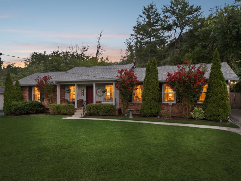 7404 Harness Dr, Nashville, TN 37221