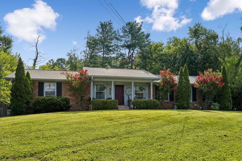 7404 Harness Dr, Nashville, TN 37221