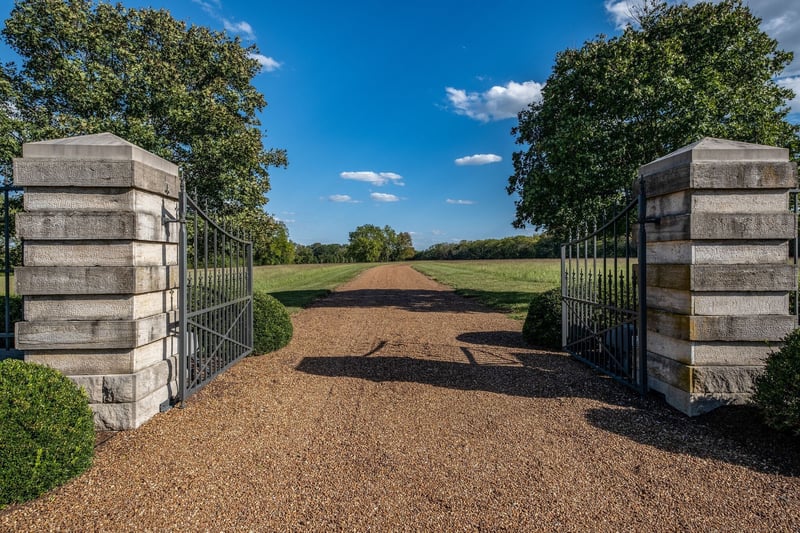1711 Old Hillsboro Rd, Franklin, TN 37069