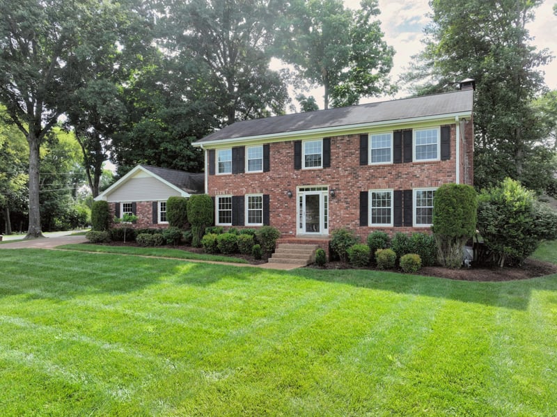 100 Applewood Ct, Hendersonville, TN 37075
