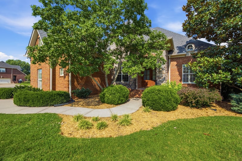 2926 Frank Robinson Dr, Murfreesboro, TN 37130