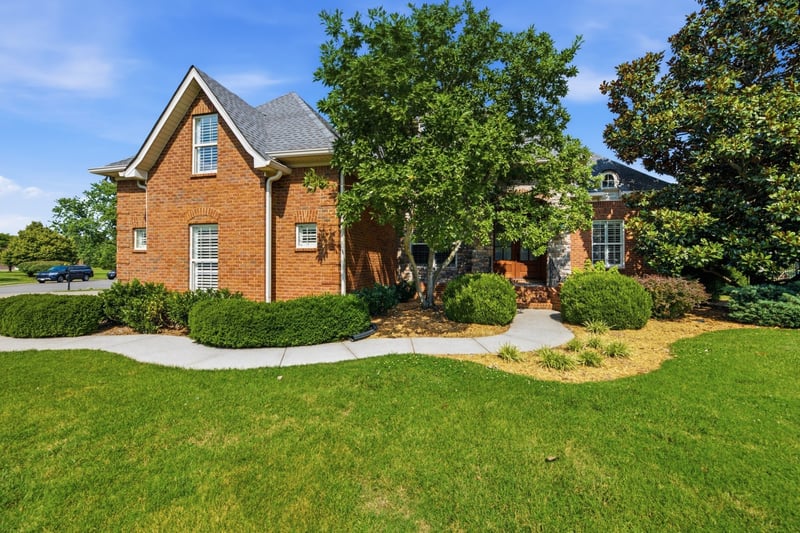 2926 Frank Robinson Dr, Murfreesboro, TN 37130