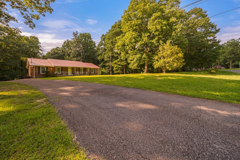 211 Rouse Rd, Dickson, TN 37055