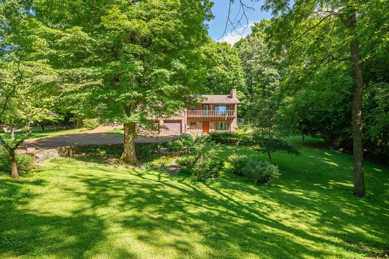 604 Crestland Dr, Columbia, TN 38401