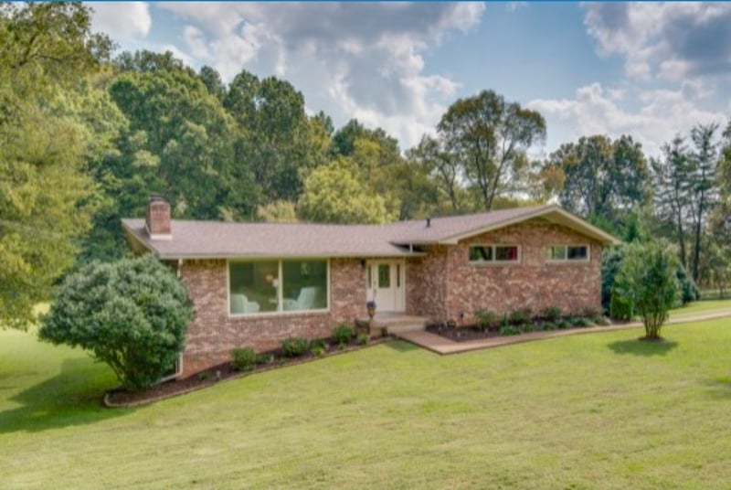 9077 Old Charlotte Pike, Pegram, TN 37143