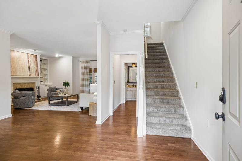 220 Westchase Dr, Nashville, TN 37205