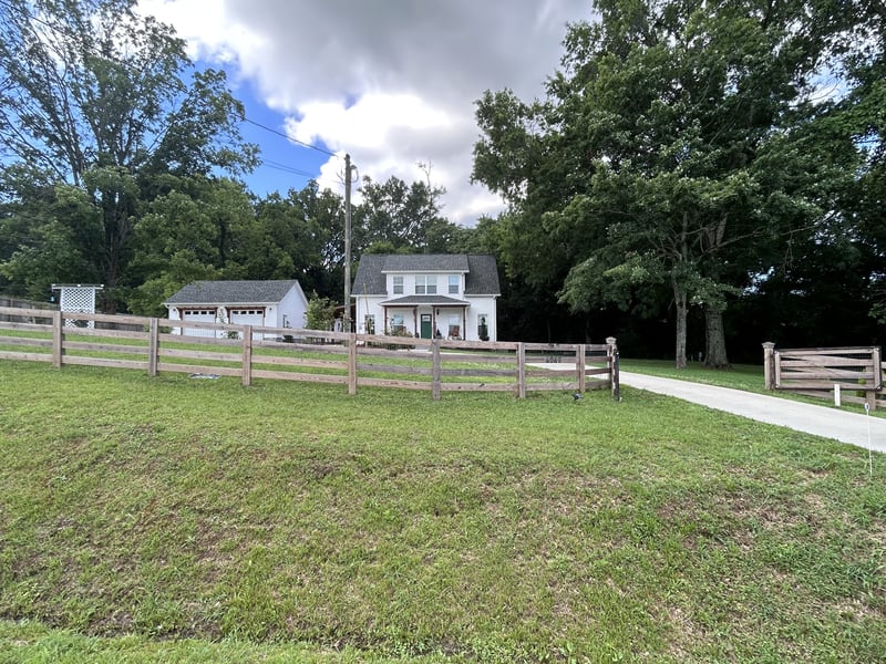 4049 Hampshire Pike, Hampshire, TN 38461