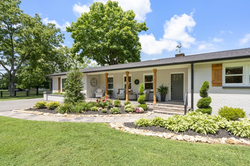 904 Highway 48 , Dickson, TN 37055
