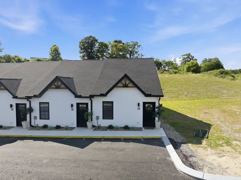 141 Deer Valley Drive E #141, Gordonsville, TN 38563