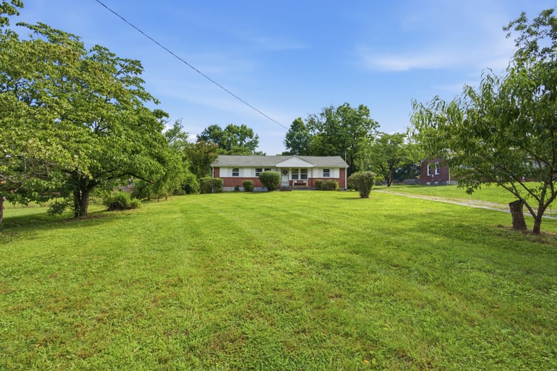 3835 Creekside Dr, Nashville, TN 37211