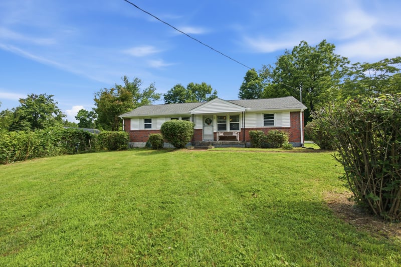 3835 Creekside Dr, Nashville, TN 37211